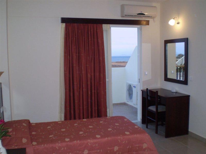 Evripides Village מלון 4*