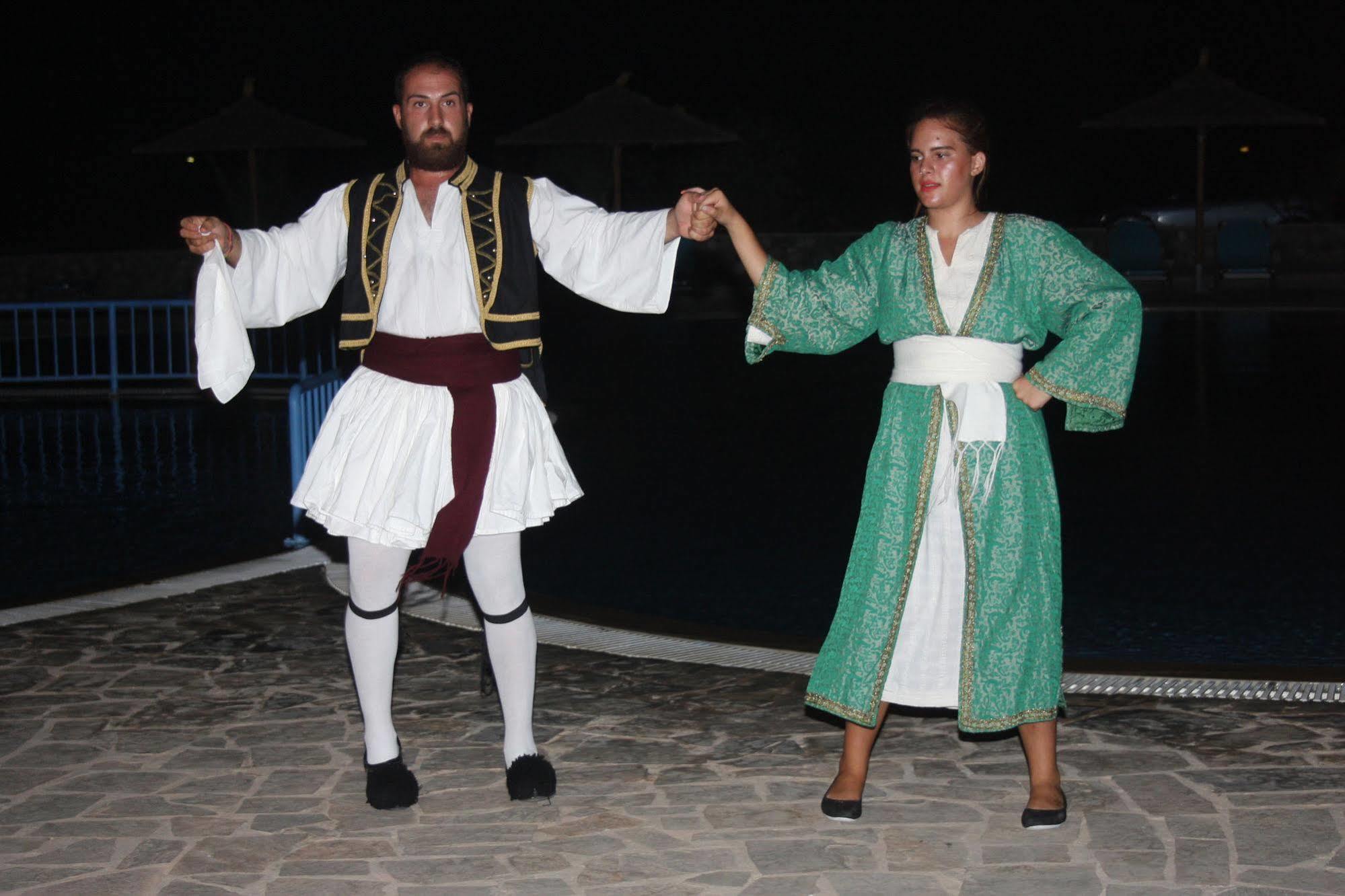 Evripides Village מלון 4*