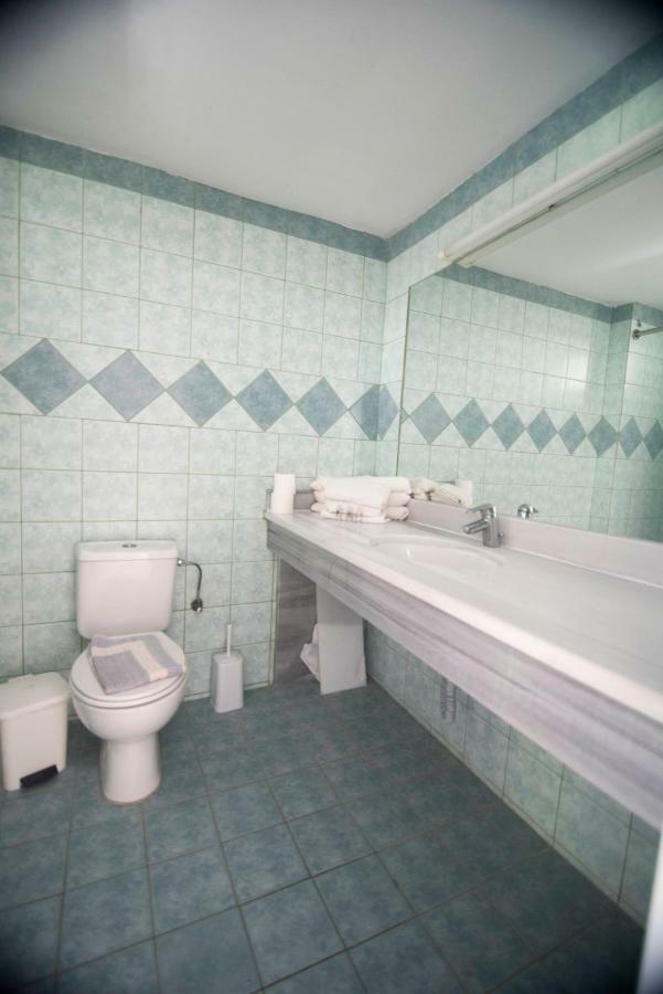 מלון Evripides Village 4*
