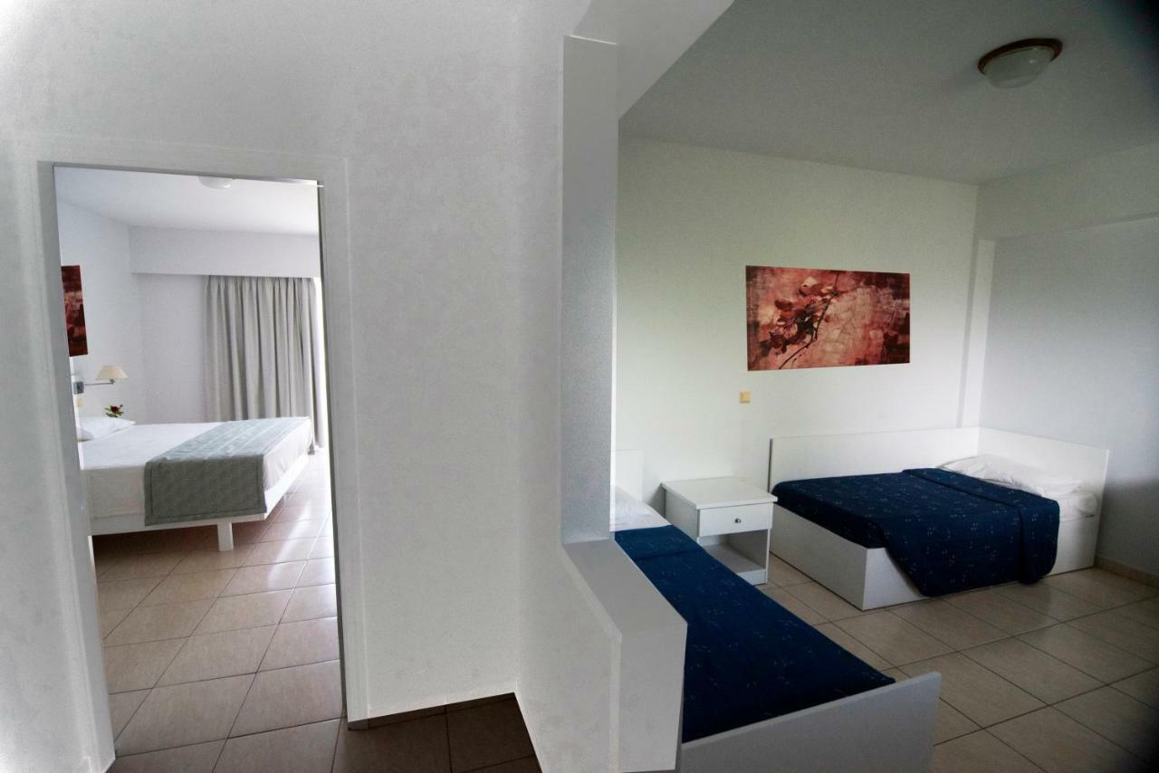 מלון Evripides Village 4*