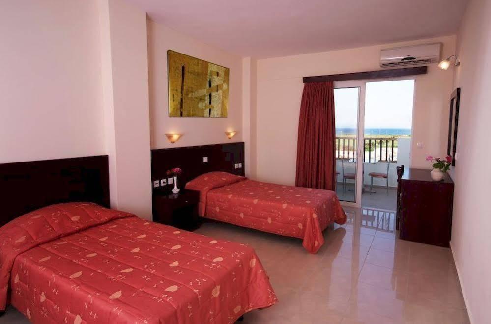 Evripides Village מלון 4*
